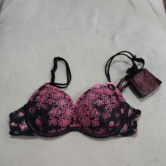 Victoria's Secret Other - Victoria's Secret Sexy Little Things Bra